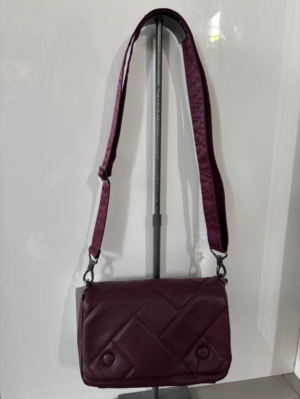 LUG Crossbody Bag💜💫